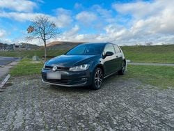 Grau Gebraucht 2015 VW Golf VII LOUNGE Limousine | 7.290 € (Guter Preis)