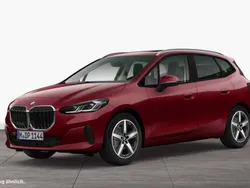 Piemont rot metallic Neu 2025 BMW 218 Active Tourer Sport Line Van / Kleinbus | 41.700 € (Etwas zu teuer)