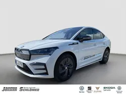 Weiß Gebraucht 2023 Skoda Enyaq iV Suite SUV | 51.900 € (Teuer)