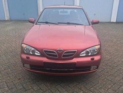 Rot Gebraucht 2000 Nissan Primera Limousine | 2.000 € (Teuer)