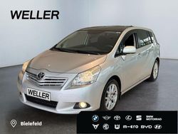 Silber Gebraucht 2012 Toyota Verso Travel Van / Kleinbus | 9.280 € (Etwas zu teuer)