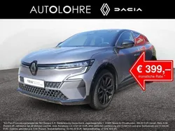 Grau (metallic) Gebraucht 2023 Renault Mégane Iconic Limousine | 32.900 € (Guter Preis)