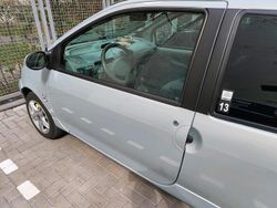Silber Gebraucht 2004 Renault Twingo Dynamique Kleinwagen | 4.600 €