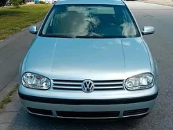 Silber Gebraucht 2003 VW Golf IV Kleinwagen | 1.400 €