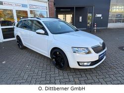 Weiß Gebraucht 2013 Skoda Octavia Ambition Kombi | 9.990 € (Fairer Preis)