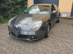 Grau Gebraucht 2010 Alfa Romeo Giulietta Kleinwagen | 3.500 € (Fairer Preis)