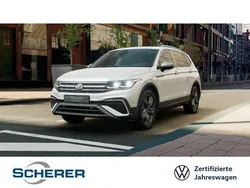 Oryxweiß perlmutteffekt (metallic) Gebraucht 2024 VW Tiguan Allspace Elegance SUV | 44.930 € (Guter Preis)
