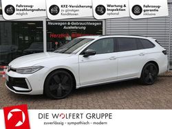 Oryxweiß perlmutteffekt Gebraucht 2024 VW Passat R-line Kombi | 40.850 € (Fairer Preis)