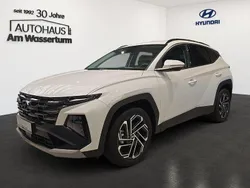 Atlas white / sol Gebraucht 2024 Hyundai Tucson Prime SUV | 37.790 € (Guter Preis)