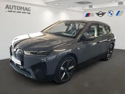 Grau Gebraucht 2022 BMW iX Sport Line SUV | 43.990 € (Fairer Preis)