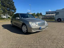 Grau Gebraucht 2004 Mercedes C220 Limousine | 4.999 € (Etwas zu teuer)