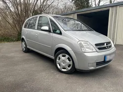 Grau Gebraucht 2005 Opel Meriva Van / Kleinbus | 1.800 € (Fairer Preis)