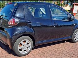 Schwarz Gebraucht 2010 Toyota Aygo Kleinwagen | 3.999 € (Fairer Preis)