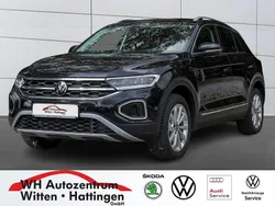 Deep black perleffekt Gebraucht 2025 VW T-Roc Style SUV | 29.866 € (Superpreis)