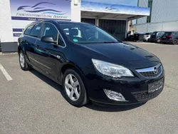 Schwarz Gebraucht 2012 Opel Astra Innovation Kombi | 3.500 € (Guter Preis)