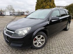 Schwarz Gebraucht 2004 Opel Astra Edition Kombi | 680 € (Fairer Preis)