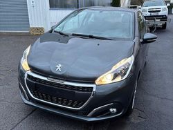 Grau Gebraucht 2016 Peugeot 208 Style Kleinwagen | 3.700 € (Superpreis)