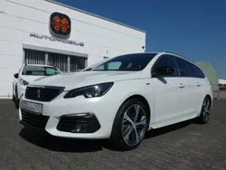 Weiß Gebraucht 2019 Peugeot 308 GT Kombi | 18.990 € (Fairer Preis)