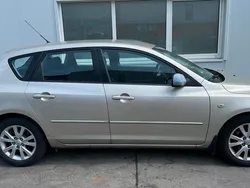 Gold Gebraucht 2006 Mazda 3 Kleinwagen | 2.000 € (Guter Preis)