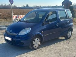 Blau Gebraucht 2005 Toyota Yaris Verso Van / Kleinbus | 2.490 € (Guter Preis)