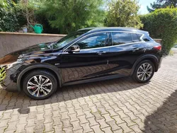 Schwarz Gebraucht 2017 Infiniti QX30 Premium SUV | 17.000 €