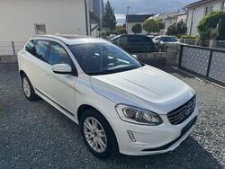 Weiß Gebraucht 2016 Volvo XC60 Summum SUV | 18.500 € (Superpreis)