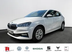 Moonweiãÿ perleffekt Neu 2025 Skoda Fabia Selection Limousine | 24.990 € (Fairer Preis)