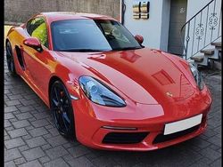 Rot Gebraucht 2018 Porsche 718 Cayman S Coupé | 62.900 €