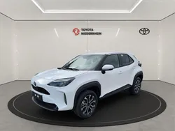 Weiß Gebraucht 2024 Toyota Yaris Cross Team SUV | 28.888 € (Superpreis)