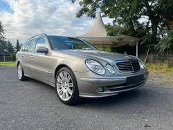 Andere farben Gebraucht 2005 Mercedes 220 Kombi | 8.500 €