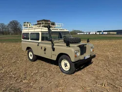 Land Rover 3