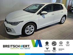 Weiss Gebraucht 2024 VW Golf VIII Life Limousine | 29.450 € (Etwas zu teuer)