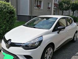 Weiß Gebraucht 2017 Renault Clio IV Life Kleinwagen | 8.000 € (Fairer Preis)