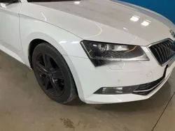 Weiß Gebraucht 2016 Skoda Superb Kombi | 15.400 € (Fairer Preis)
