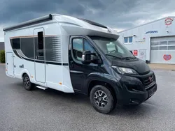Schwarz (metallic) Gebraucht 2023 Buerstner Lyseo TD Van | 74.888 €