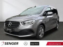 Grau Gebraucht 2023 Mercedes T180 Style Van / Kleinbus | 24.750 € (Guter Preis)