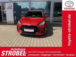 Karminarot metallic Neu 2025 Toyota Yaris Hybrid Comfort Kleinwagen | 24.380 € (Fairer Preis)