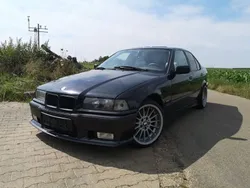 Schwarz Gebraucht 1997 BMW 323 Sport Line Limousine | 7.500 € (Etwas zu teuer)