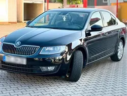 Schwarz Gebraucht 2013 Skoda Octavia Limousine | 12.700 € (Teuer)