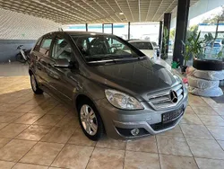 Grau Gebraucht 2011 Mercedes B180 Van / Kleinbus | 7.900 € (Fairer Preis)
