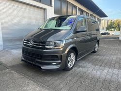 Grau Gebraucht 2018 VW Caravelle Van / Kleinbus | 24.999 € (Teuer)
