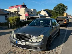Grau Gebraucht 2002 Mercedes E500 AMG Limousine | 9.500 €