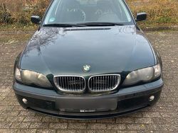Grün Gebraucht 2002 BMW 316 Limousine | 800 €