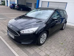 Schwarz Gebraucht 2016 Ford Focus Ambiente Kombi | 8.200 € (Guter Preis)