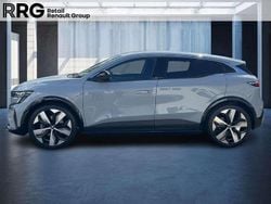 Grau Gebraucht 2022 Renault Mégane Techno Limousine | 24.470 € (Guter Preis)