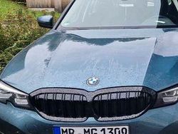 Grün Gebraucht 2021 BMW 320 Kombi | 18.200 € (Guter Preis)