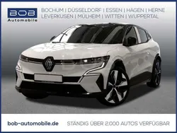 Weiß Gebraucht 2023 Renault Mégane Techno Limousine | 31.333 € (Etwas zu teuer)