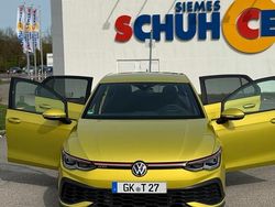 Gelb Gebraucht 2021 VW Golf VIII Limousine | 29.950 € (Guter Preis)