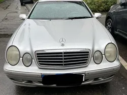 Silber Gebraucht 2003 Mercedes CLK200 Coupé | 2.100 €