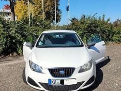 Weiß Gebraucht 2011 Seat Ibiza Limousine | 4.000 € (Etwas zu teuer)